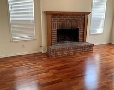 2212 Chasefield Drive - Photo Thumbnail 6