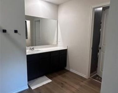 818 Coastline Way - Photo Thumbnail 8