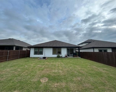 818 Coastline Way - Photo Thumbnail 15