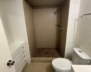 2829 Arcadia Lane - Photo Thumbnail 7
