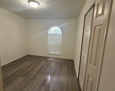 2829 Arcadia Lane - Photo Thumbnail 9