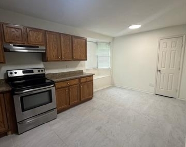 2829 Arcadia Lane - Photo Thumbnail 13