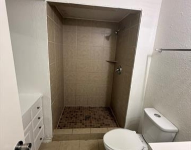 2829 Arcadia Lane - Photo Thumbnail 2