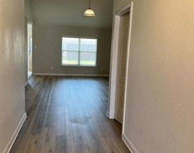1221 Arizona Drive - Photo Thumbnail 18
