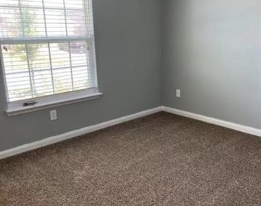 1221 Arizona Drive - Photo Thumbnail 17
