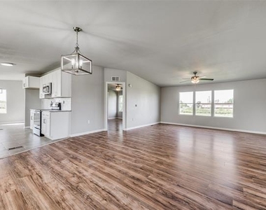 3501 Meadow Vista Circle - Photo Thumbnail 3