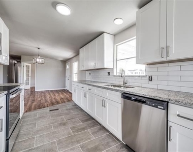 3501 Meadow Vista Circle - Photo Thumbnail 5