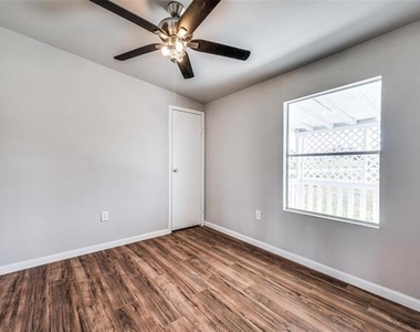 3501 Meadow Vista Circle - Photo Thumbnail 8