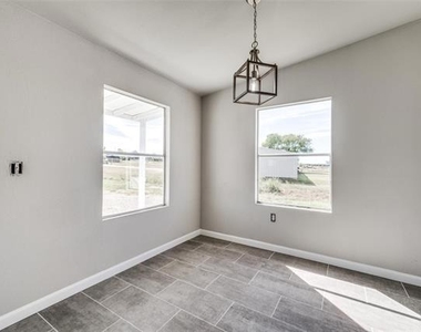 3501 Meadow Vista Circle - Photo Thumbnail 6