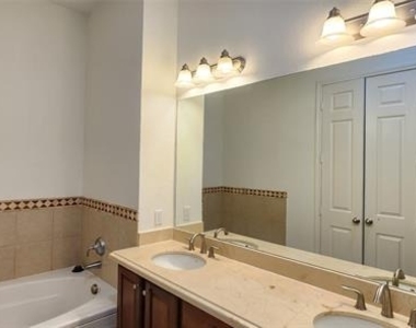 1211 Lake Pointe Way - Photo Thumbnail 15