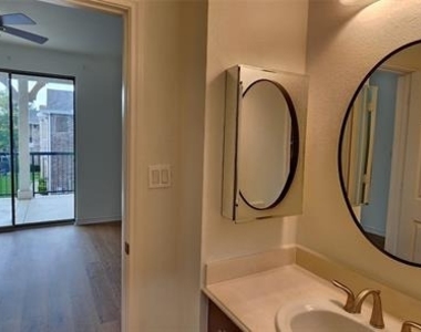 1211 Lake Pointe Way - Photo Thumbnail 23