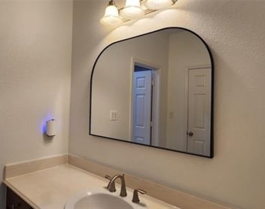 1211 Lake Pointe Way - Photo Thumbnail 21