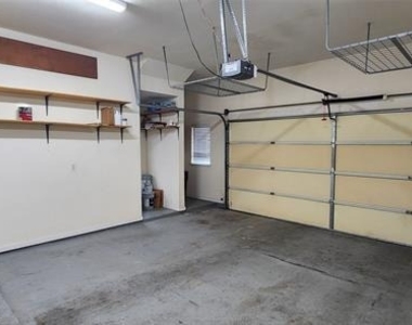 1211 Lake Pointe Way - Photo Thumbnail 30