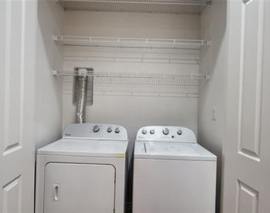1211 Lake Pointe Way - Photo Thumbnail 11