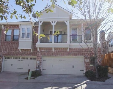 1211 Lake Pointe Way - Photo Thumbnail 2
