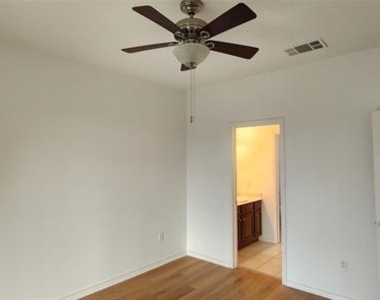 1211 Lake Pointe Way - Photo Thumbnail 26