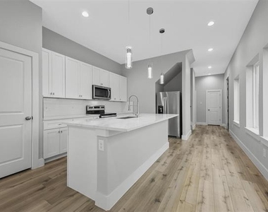 2505 Birmingham Avenue - Photo Thumbnail 2