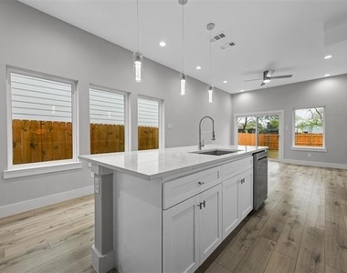 2505 Birmingham Avenue - Photo Thumbnail 7