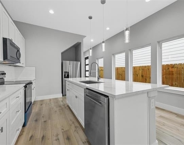 2505 Birmingham Avenue - Photo Thumbnail 12