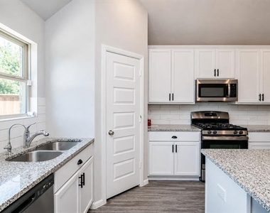 3344 Duncan Way - Photo Thumbnail 12