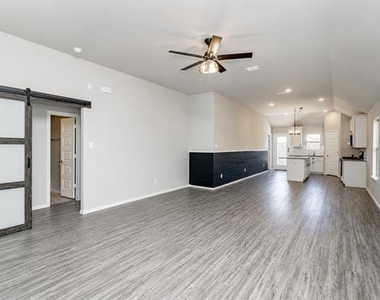 3344 Duncan Way - Photo Thumbnail 2