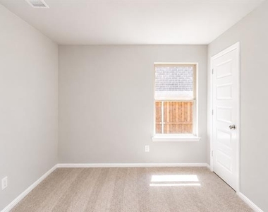 3344 Duncan Way - Photo Thumbnail 19