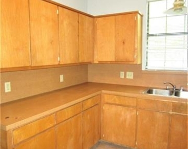 1106 Peak Street - Photo Thumbnail 12
