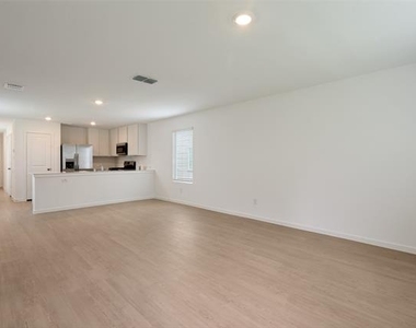 12104 Steeplechase Drive - Photo Thumbnail 11