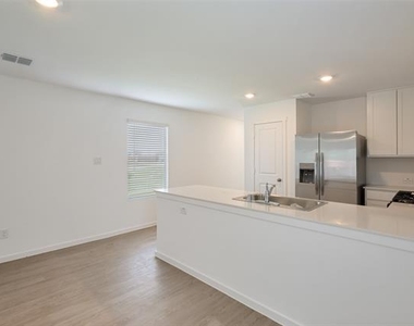 12104 Steeplechase Drive - Photo Thumbnail 7