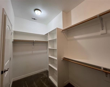 148 Frank Street - Photo Thumbnail 7
