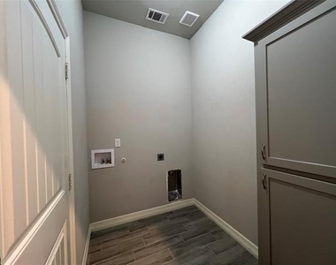 148 Frank Street - Photo Thumbnail 16