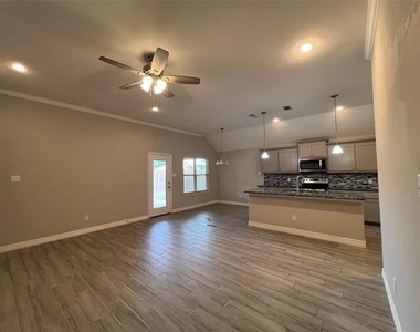 148 Frank Street - Photo Thumbnail 1