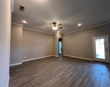 148 Frank Street - Photo Thumbnail 32