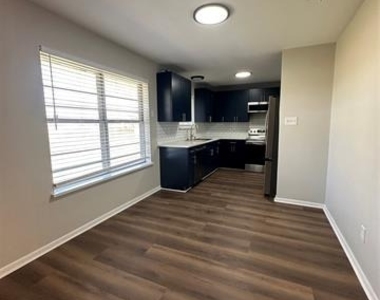 127 Dunn Street - Photo Thumbnail 9