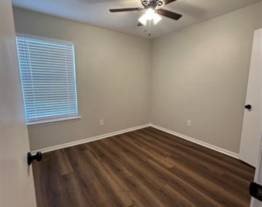 127 Dunn Street - Photo Thumbnail 18