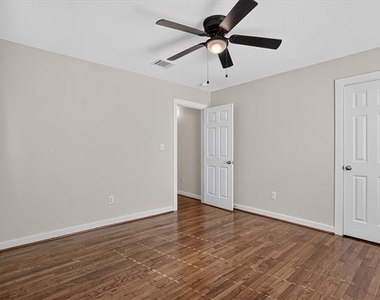 5016 Marks Place - Photo Thumbnail 13