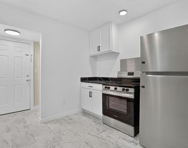 5016 Marks Place - Photo Thumbnail 7