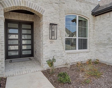 2531 Whitewood Drive - Photo Thumbnail 1