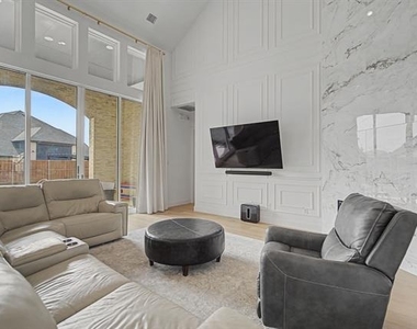 2531 Whitewood Drive - Photo Thumbnail 14