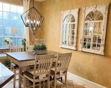 1625 Roma Lane - Photo Thumbnail 4
