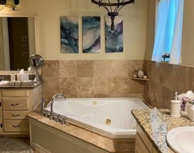 1625 Roma Lane - Photo Thumbnail 7