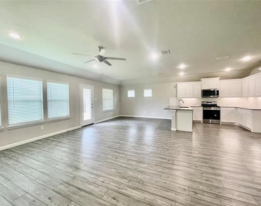 525 Ardsley Lane - Photo Thumbnail 8