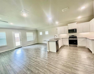 525 Ardsley Lane - Photo Thumbnail 27
