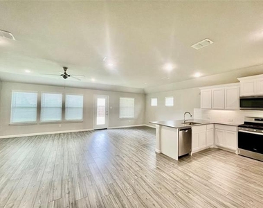 525 Ardsley Lane - Photo Thumbnail 6