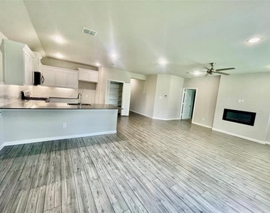 525 Ardsley Lane - Photo Thumbnail 31