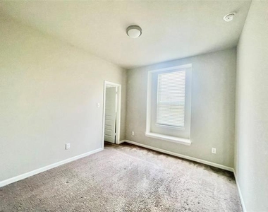 525 Ardsley Lane - Photo Thumbnail 13