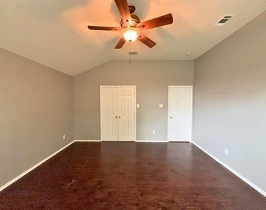 9120 Goldenview Drive - Photo Thumbnail 9