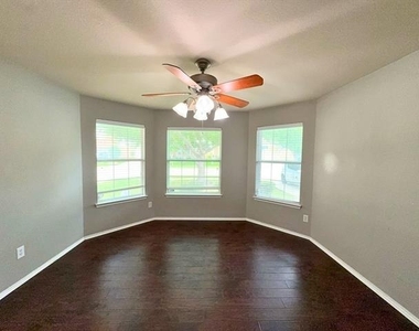 9120 Goldenview Drive - Photo Thumbnail 14