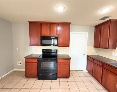 9120 Goldenview Drive - Photo Thumbnail 5