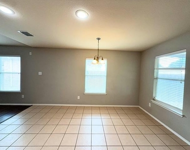9120 Goldenview Drive - Photo Thumbnail 6